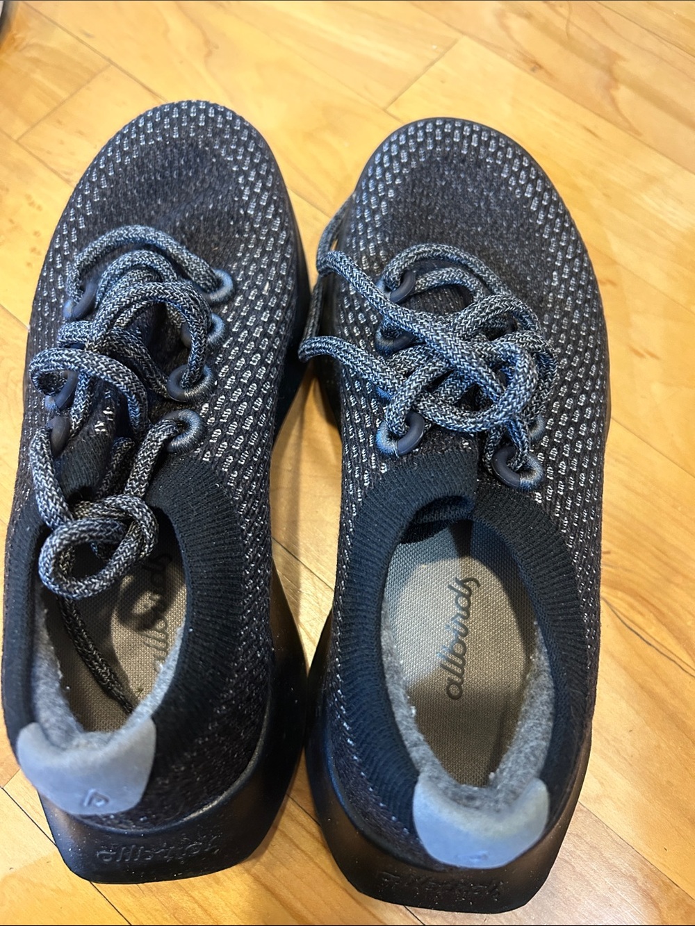 All birds running shoes